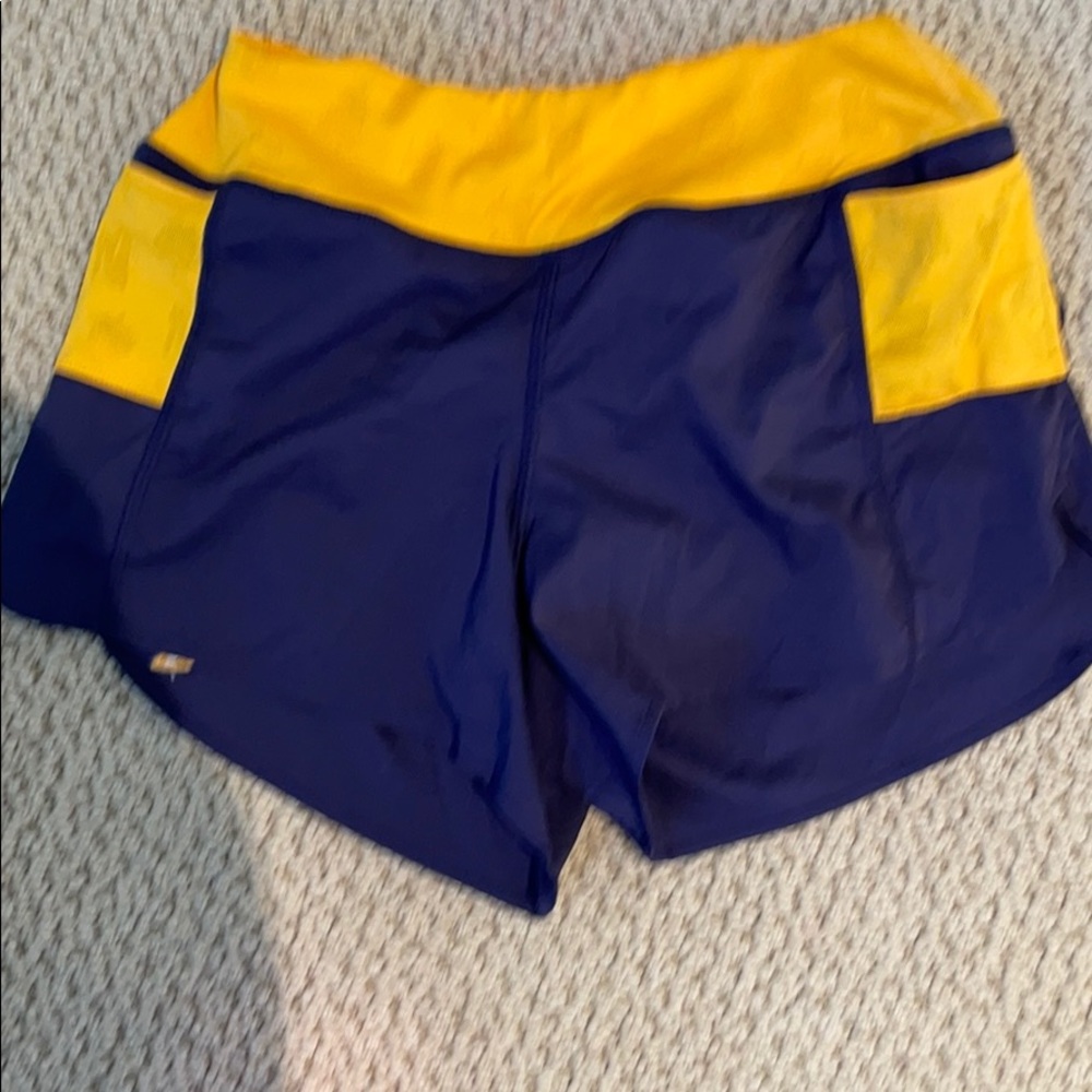Rabbit trail shorts. Never worn. Small
